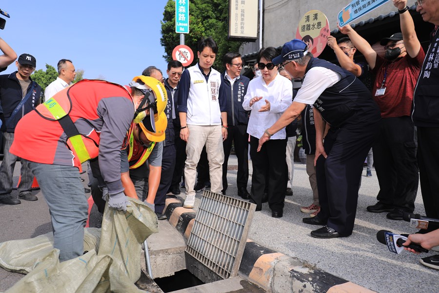 因應山陀兒颱風，盧市長視察加強清溝整備業務--TSAI (22)