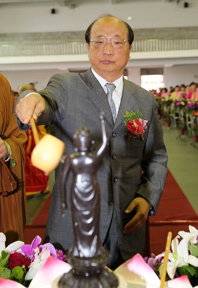胡市長參加103年佛誕節浴佛點燈祈福法會典禮