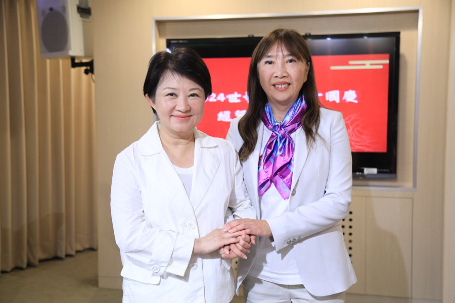 世界華人工商婦女企管協會北美洲各分會陳玲華副總會長一行拜會市府---TSAI (84)
