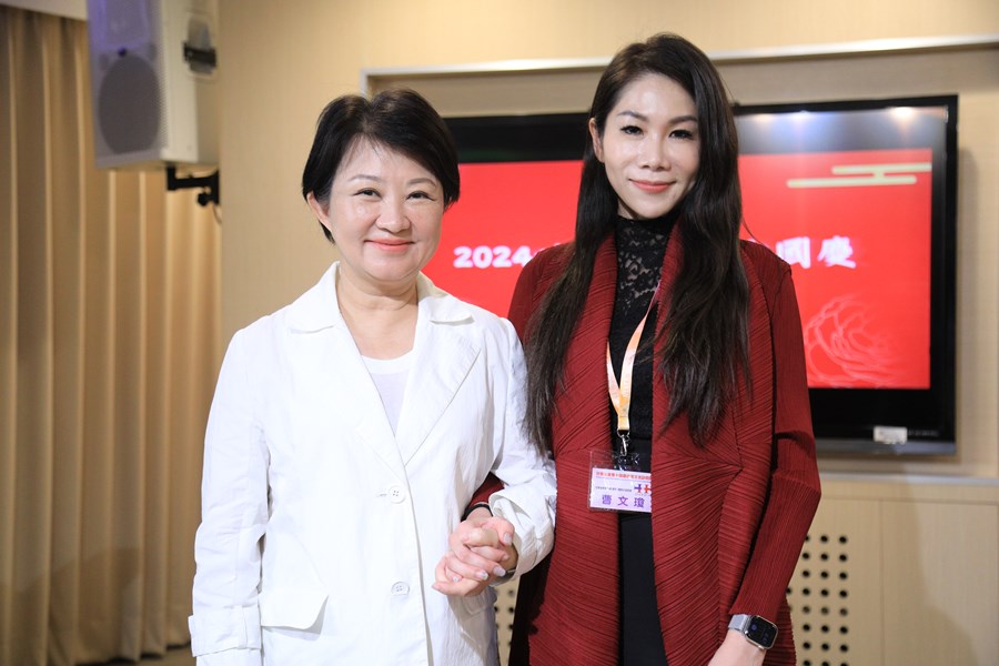 世界華人工商婦女企管協會北美洲各分會陳玲華副總會長一行拜會市府---TSAI (93)