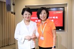 世界華人工商婦女企管協會北美洲各分會陳玲華副總會長一行拜會市府---TSAI (100)