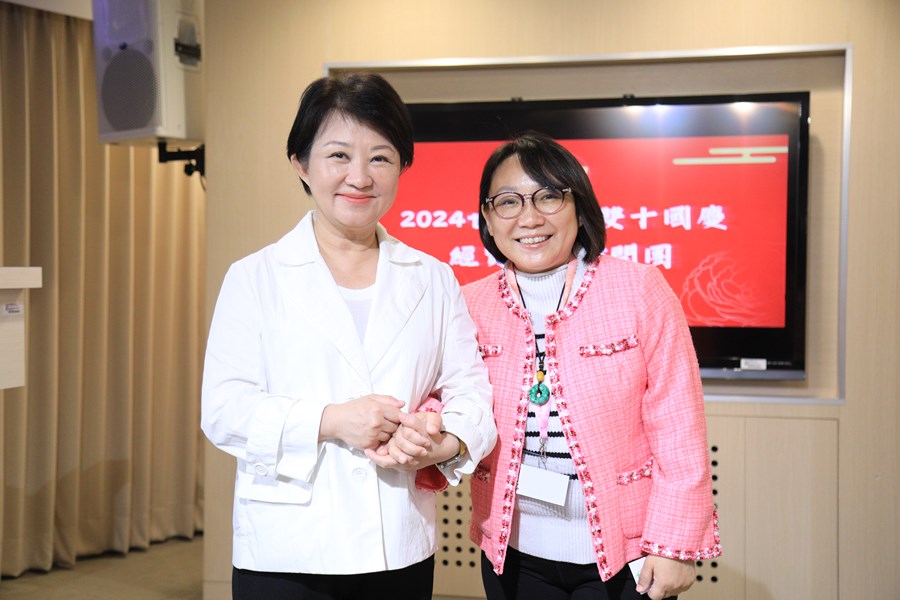 世界華人工商婦女企管協會北美洲各分會陳玲華副總會長一行拜會市府---TSAI (108)