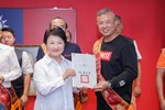 市長頒發113年度優良計程車駕駛人