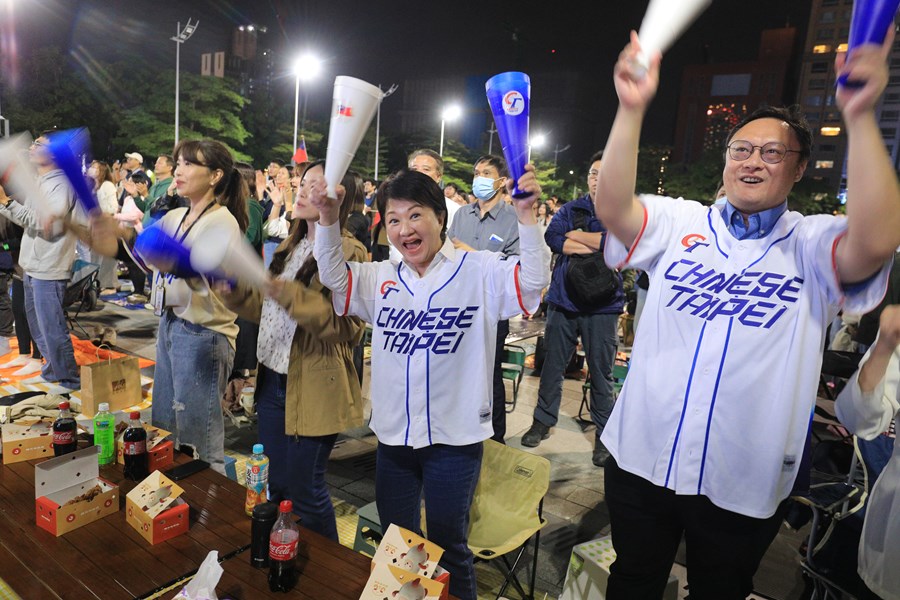 市府廣場前直播2024年第三屆世界12強棒球賽-超級循環賽（四強）(中華隊vs日本隊)--TSAI (11)