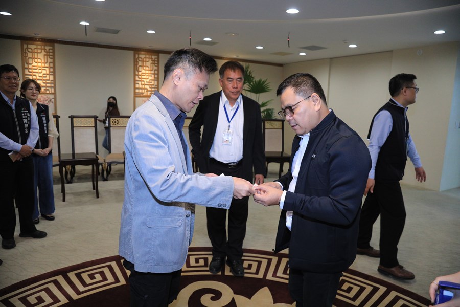 菲律賓國會眾議院眾議員一行蒞府拜會--TSAI (8)