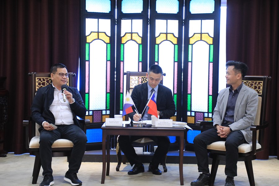 菲律賓國會眾議院眾議員一行蒞府拜會--TSAI (3)