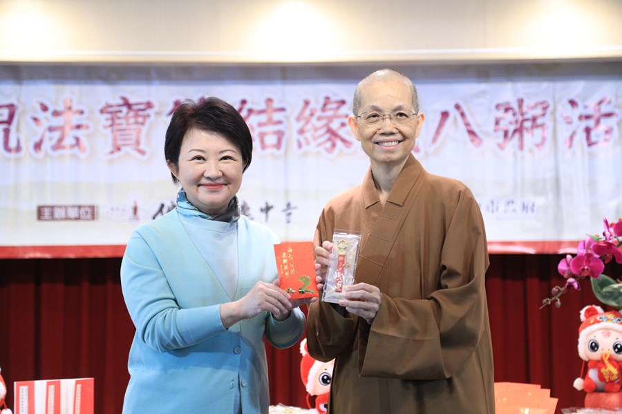 龍年佛光山惠中寺慶祝法寶節結緣臘八粥活動--TSAI (9)