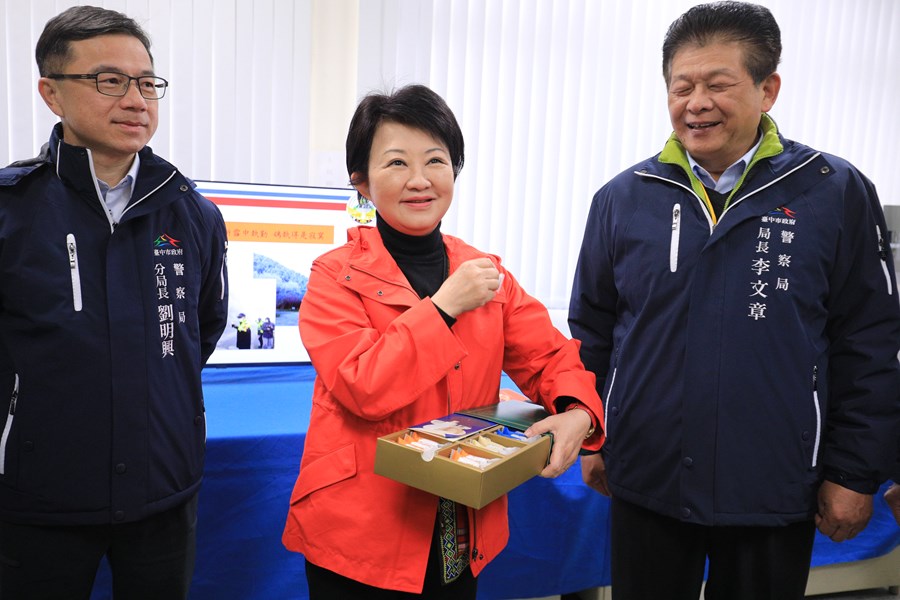 盧市長到台中市最偏遠派出所-勝光派出所慰勞關心員警--TSAI (12)