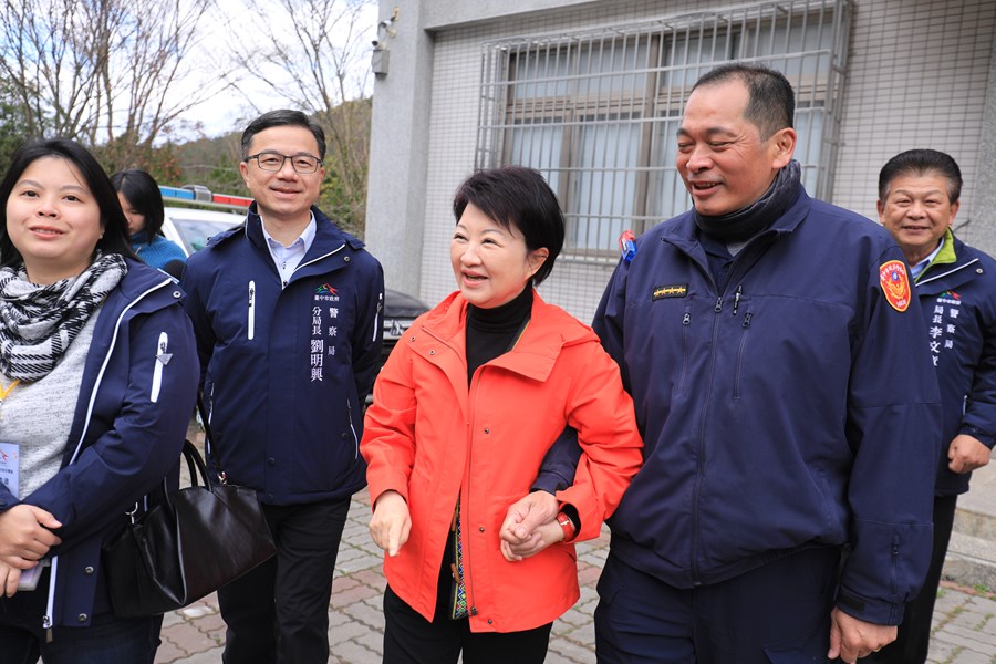 盧市長到台中市最偏遠派出所-勝光派出所慰勞關心員警--TSAI (15)