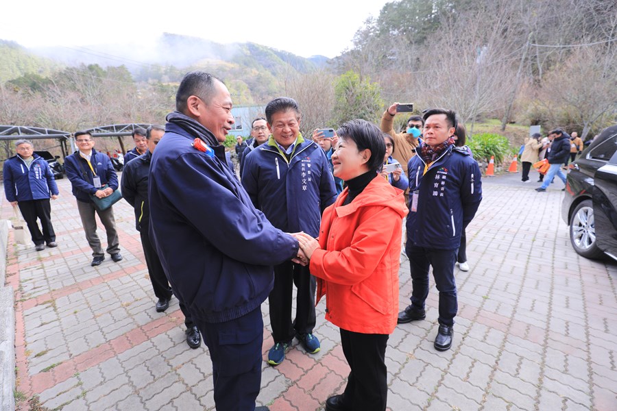 盧市長到台中市最偏遠派出所-勝光派出所慰勞關心員警--TSAI (2)