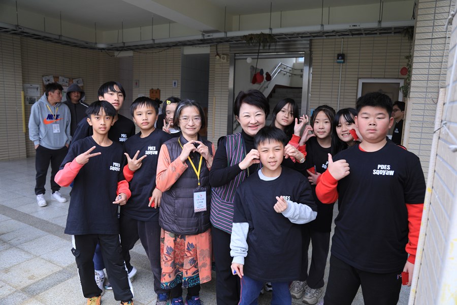 盧市長到梨山環山地區視察平等國小--TSAI (10)