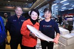 盧市長視察台中魚市場--TSAI (1)
