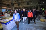 盧市長視察台中魚市場--TSAI (17)