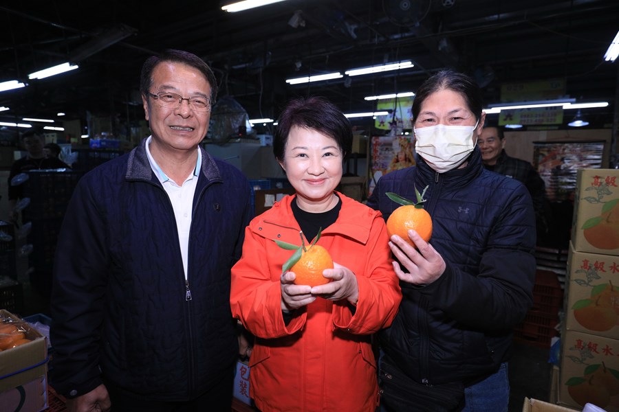 盧市長視察台中果菜市場-TSAI (4)
