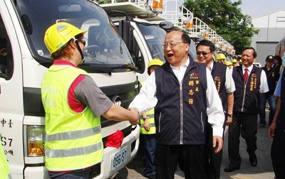 103年環保車輛交車啟用典禮暨致贈全市清潔隊中秋節禮品
