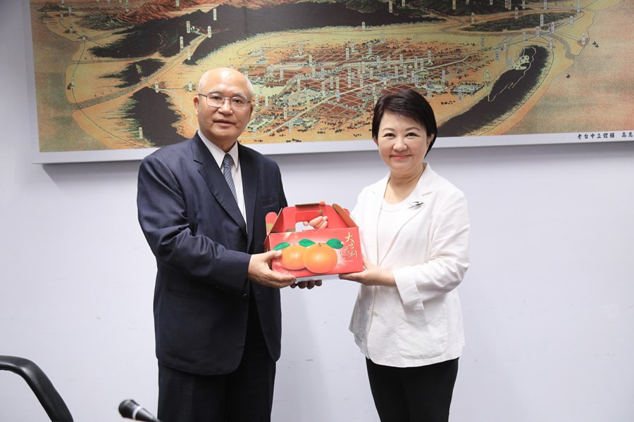 一貫道總顧問湯文萬總裁等人拜會--TSAI (5)