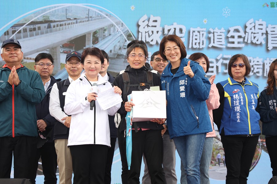 綠空廊道(潭子區74號橋下)串聯自行車跨橋工程完工視察暨健行活動