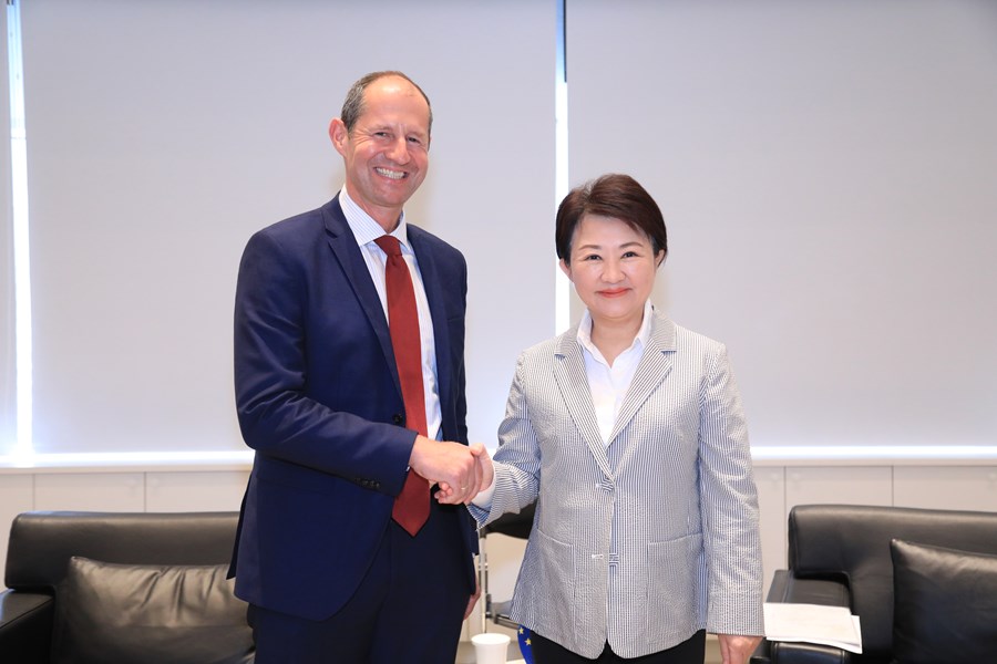 歐洲經貿辦事處谷力哲處長 (Head of Office Lutz Güüllner)蒞府拜會--TSAI (1)