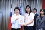 表揚中市府114年度模範公務員--食安處   尤譽姍 技士