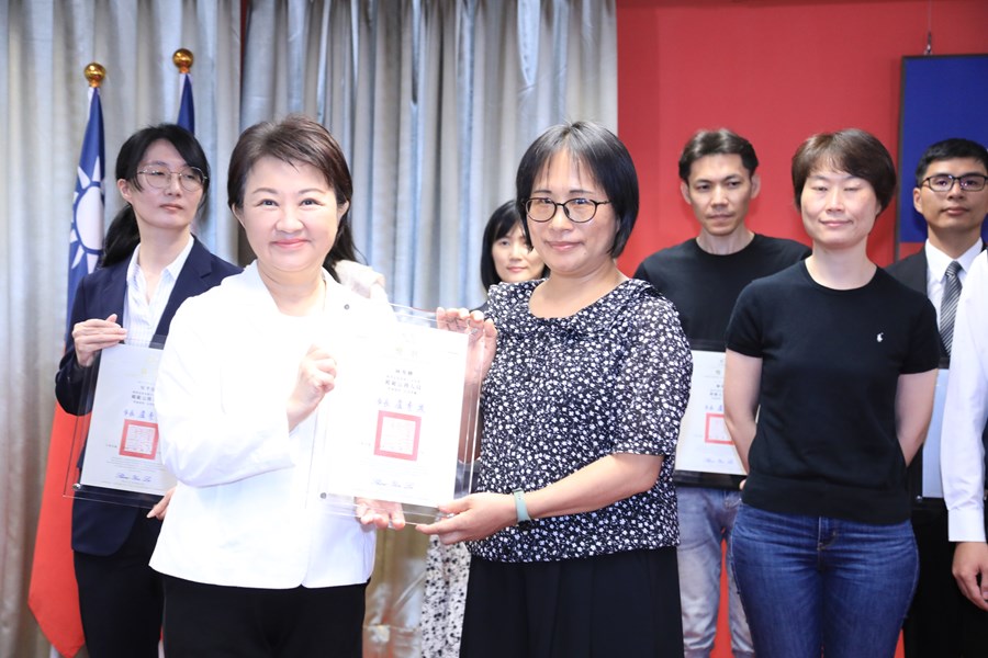 表揚中市府114年度模範公務員--主計處   林秀卿    科長