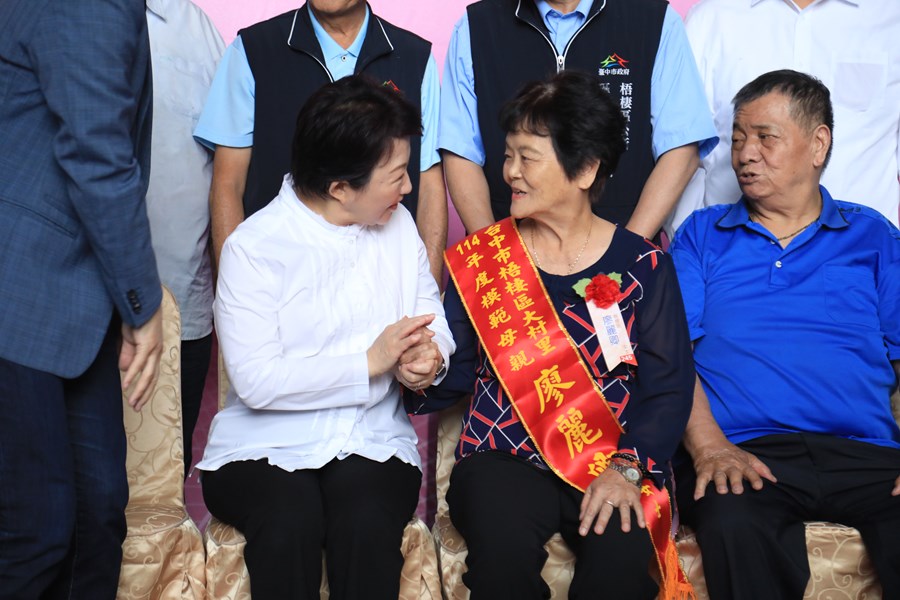 114年度台中市模範母親與市長有約合照活動--TSAI (13)
