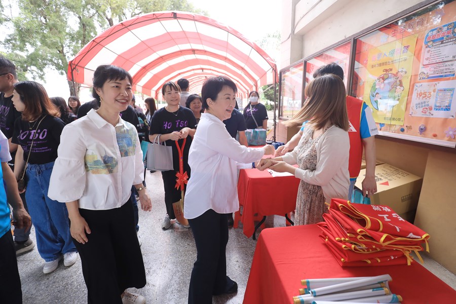 豐原區合作國小、豐村國小、福陽國小、豐東國中暨東勢區新盛國小活動中心興建工程聯合動土典禮--TSAI (46)