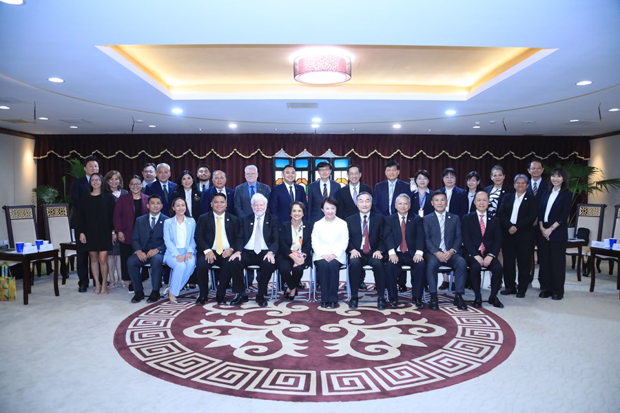 美國姊妹市關島總督古蕾露(GovernorMs. Lourdes A. Leon Guerrero)一行蒞市拜會--TSAI (3)