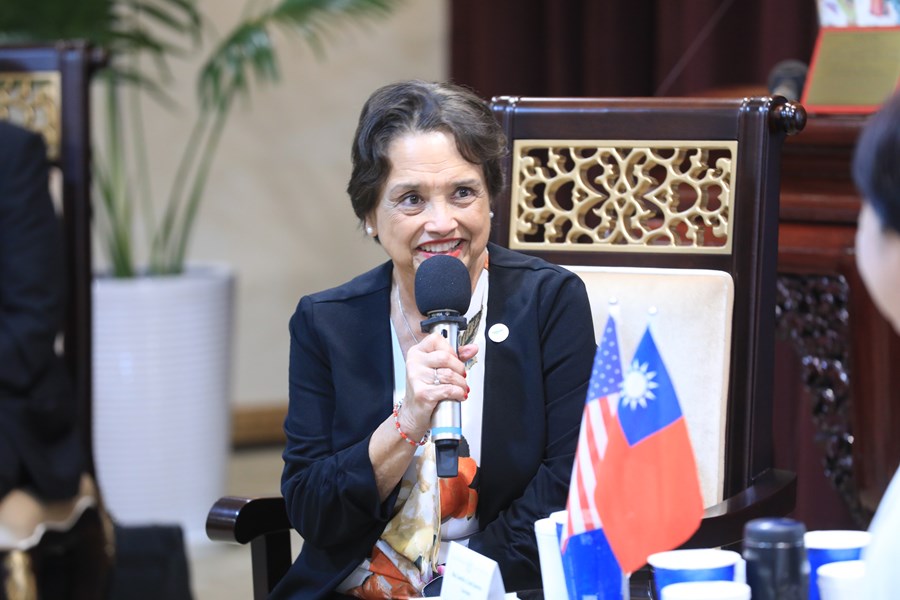 美國姊妹市關島總督古蕾露(GovernorMs. Lourdes A. Leon Guerrero)一行蒞市拜會--TSAI (5)