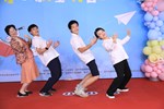 台中市高級中等以下學校市長獎與市長合影--TSAI (5)