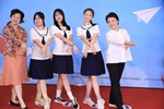 台中市高級中等以下學校市長獎與市長合影--TSAI (8)