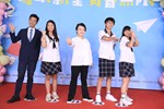 台中市高級中等以下學校市長獎與市長合影--TSAI (4)