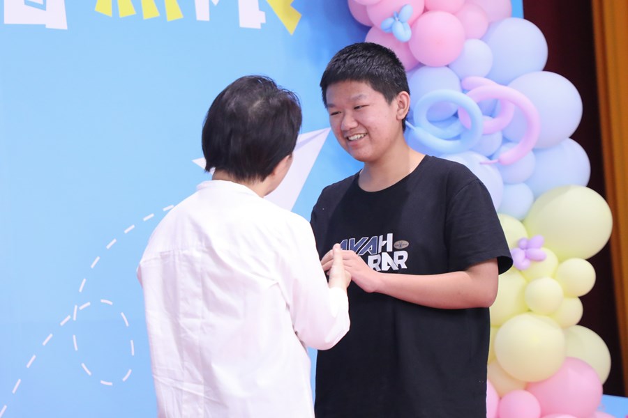 台中市高級中等以下學校畢業生市長獎合影 (4)