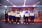 表揚本市選手參加2025亞洲自由車場地錦標賽及公路錦標賽成績優異--與市長大合照