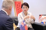 澳洲辦事處馮國斌代表蒞府拜會--TSAI (1)