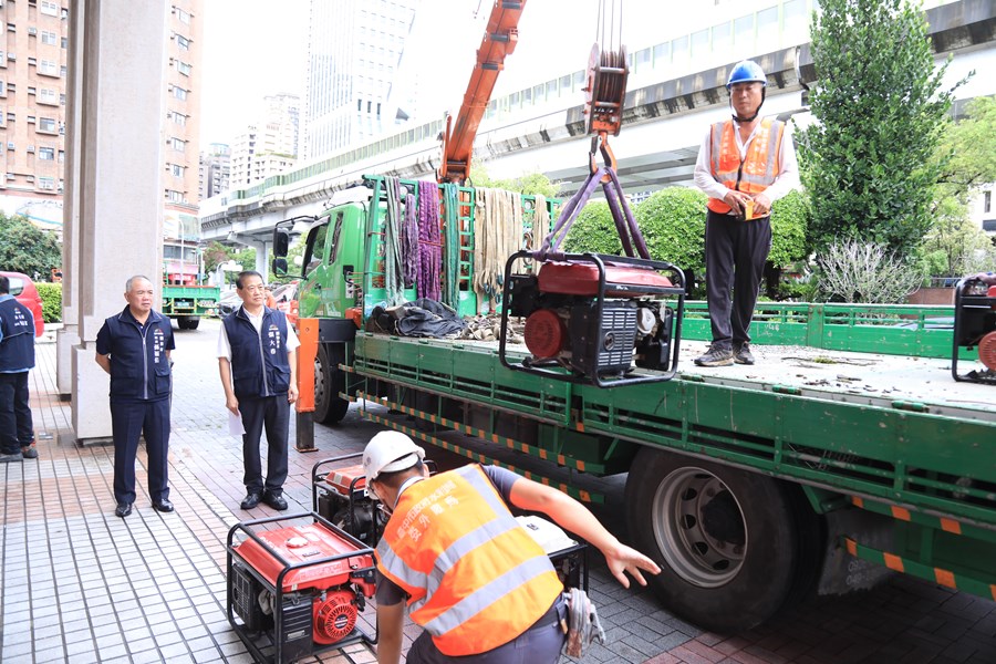 台中市政府調度發電機馳援台南救災--TSAI (27)