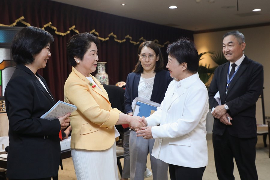 日本友好城市山形縣吉村美榮子 (Yoshimura Mieko) 知事一行蒞府拜會 (2)
