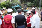 土石流沖入民宅搶修清理作業