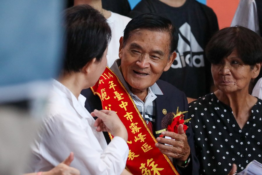 114年度台中市模範父親與市長有約合照活動