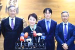 盧市長回國在桃園機場受訪--TSAI (1)