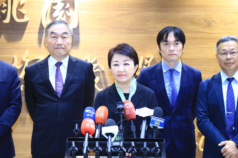盧市長回國在桃園機場受訪--TSAI (3)