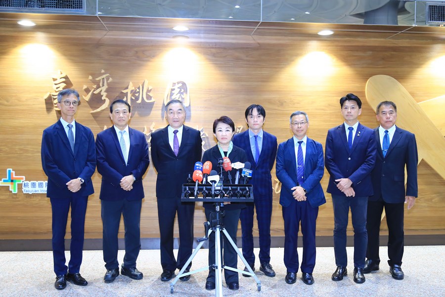 盧市長回國在桃園機場受訪--TSAI (2)