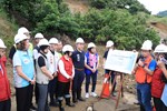 盧市長到霧峰暗坑巷視察農路災情搶修作業---TSAI (4)