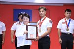 頒發2025年第21屆世界警察消防運動會績優選手--臺中市政府消防局第三大隊烏日分隊   李熙軍