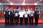 頒發2025年第21屆世界警察消防運動會績優選手--與盧市長大合照