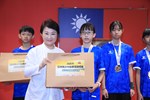 頒獎--頒發2025年亞洲青少年跆拳道錦標賽績優選手--銀牌--臺中市立大里高中   陳奕溱