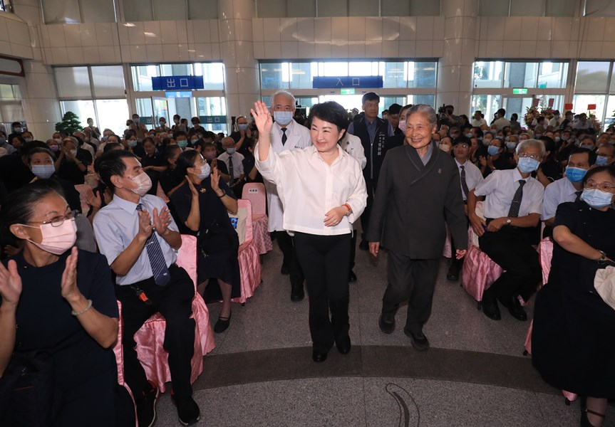 佛教慈濟醫療財團法人台中慈濟醫院「關節中心暨國際膝關節健康促進中心」啟用典禮---TSAI (2)