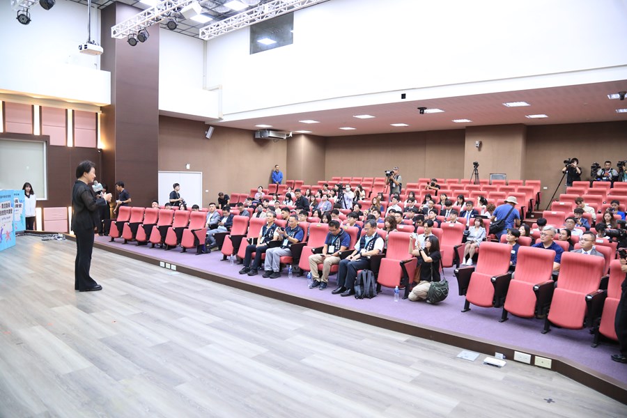 114年度台中市政府青諮會第四屆青諮委員授證典禮暨共識營--TSAI (15)
