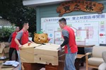 視察支援花蓮二手傢俱裝車情況