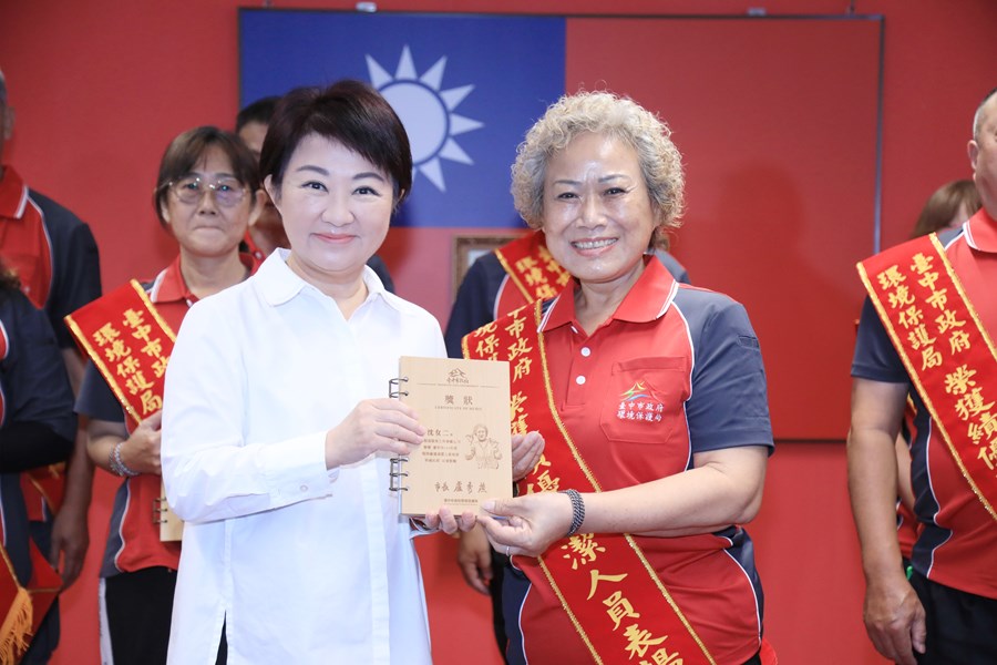 表揚114年度清潔隊員-績優人員--南屯區清潔隊--沈女二