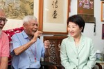 盧秀燕市長與劉爺爺話家常1